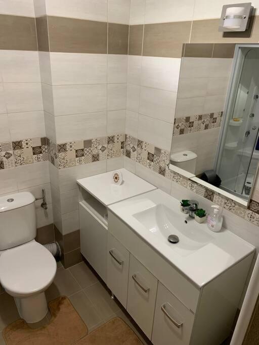 Lovely Bacau 1 Bedroom Apartment Zewnętrze zdjęcie