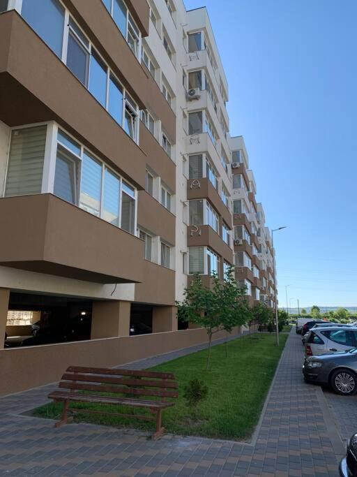 Lovely Bacau 1 Bedroom Apartment Zewnętrze zdjęcie